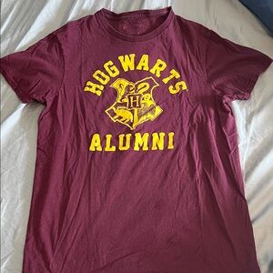 Hogwarts Alumni Short Sleeve Tee - Maroon
